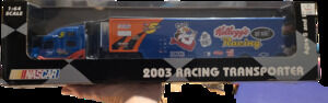 Team Caliber Pit Stop 2003 Terry Labonte #5 Kellogg's 1:64 Racing Transporter